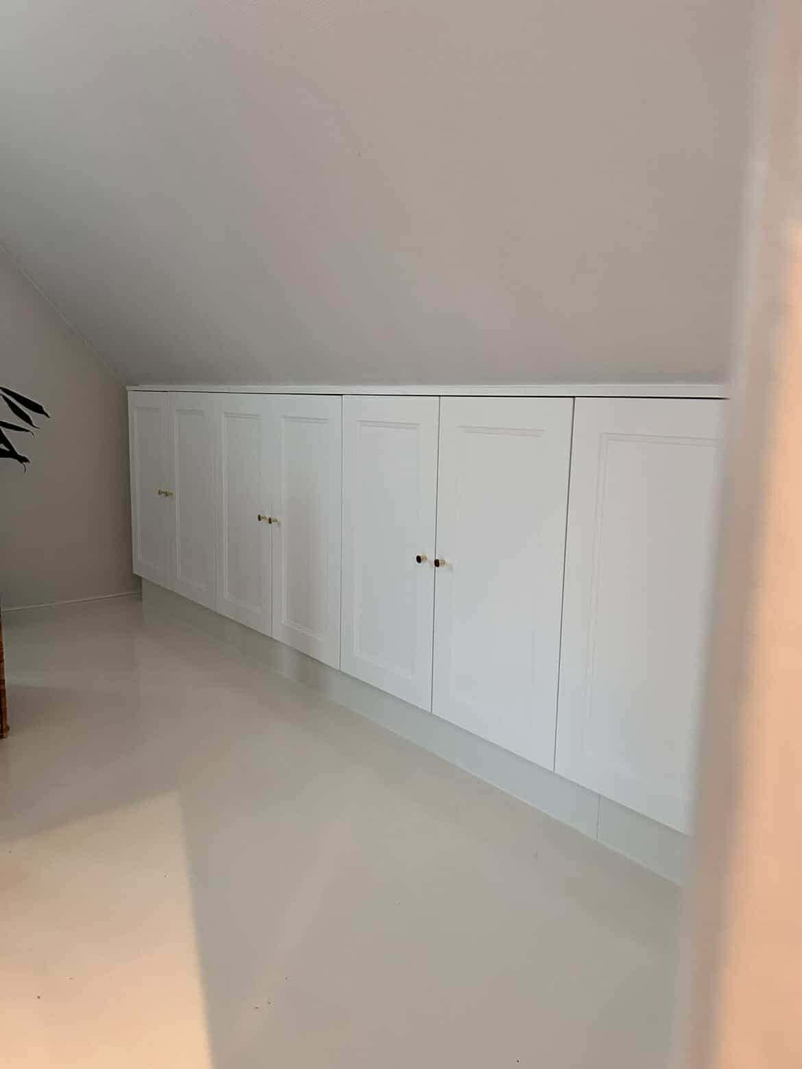 Skræddersyede indbyggede skabe — tømrermontage